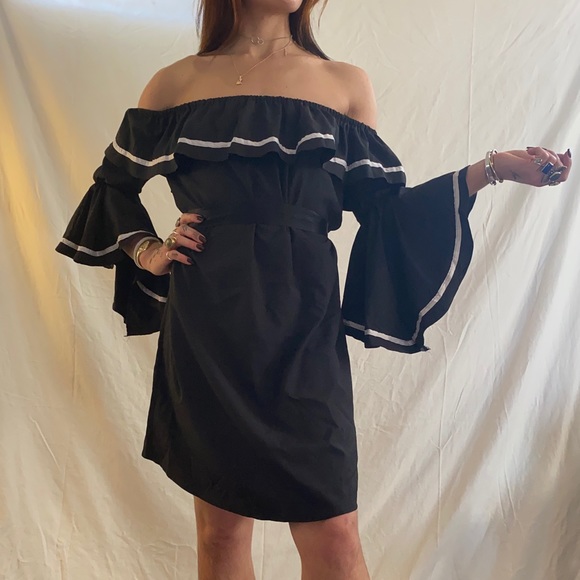 Little black dress with ruffles - Picture 2 of 6